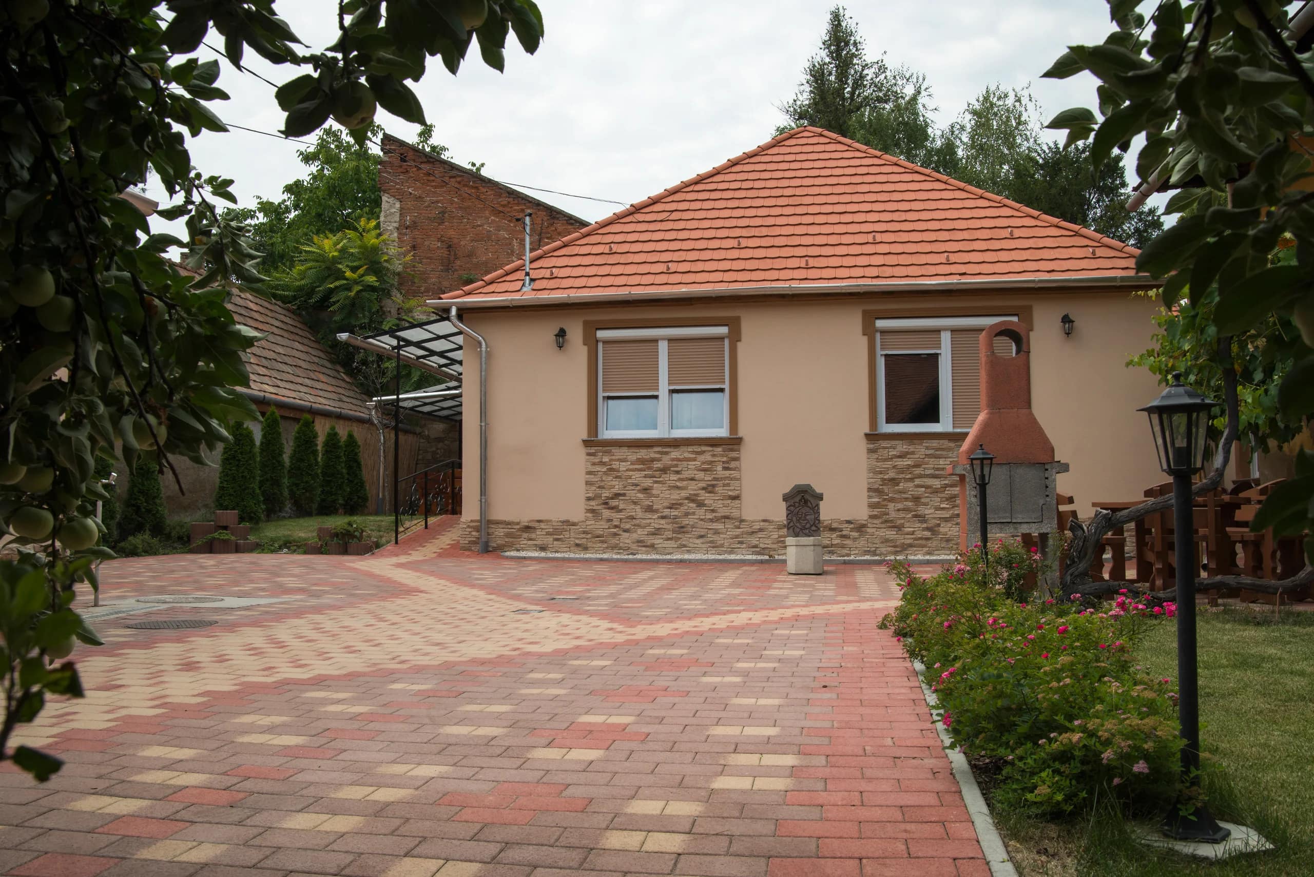 Apartmanház homlokzat
